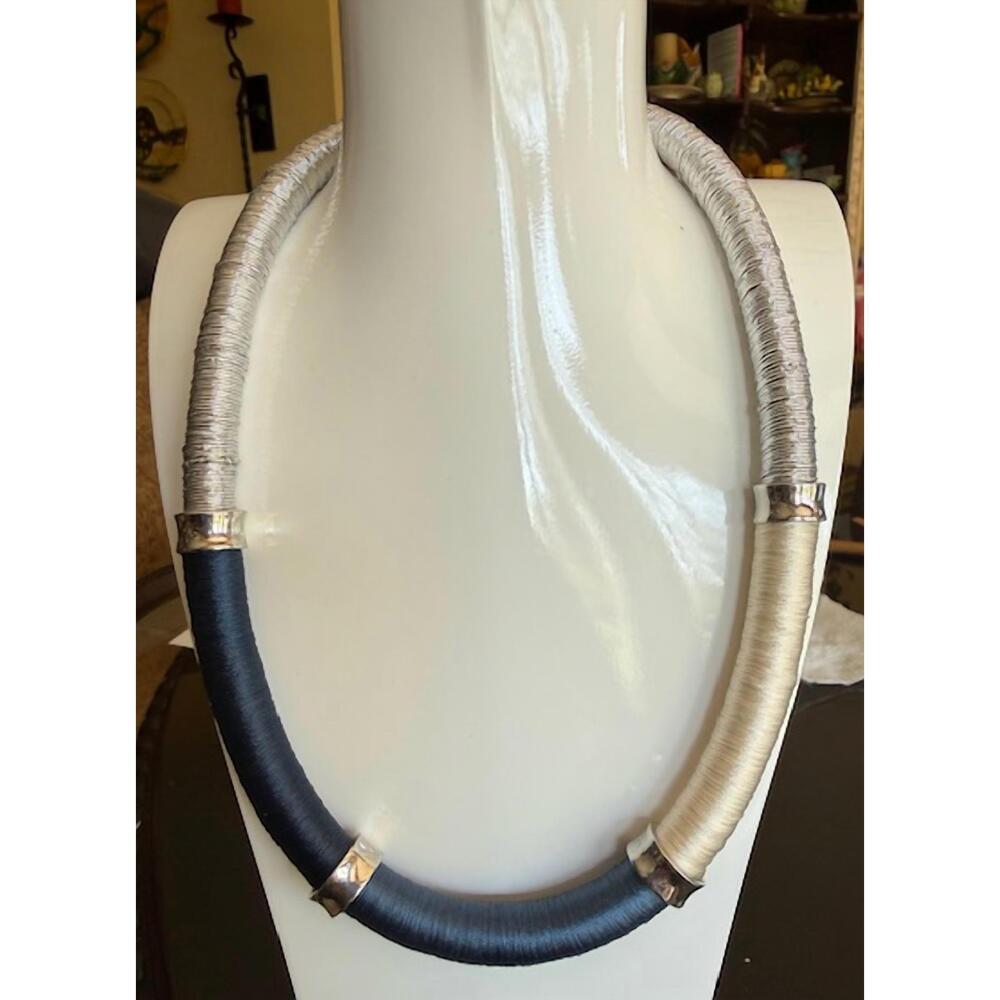Elegant Two-Tone Wrapped Collar Necklace — Black & Cream